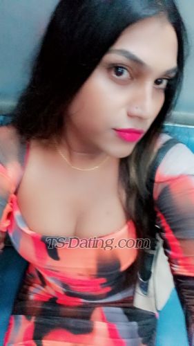 trans girl Aamaira 1027146