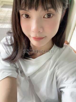 trans girl Aggie 0623047 trans girl Aggie 0623047
