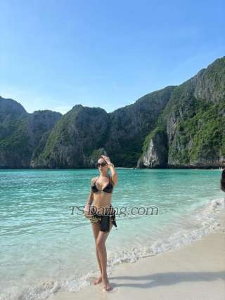 trans girl AnnaLuisa 1876548 trans girl AnnaLuisa 1876548