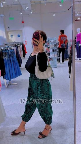 trans girl Anshikaa 1219043