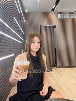trans girl Emily45334 8669499