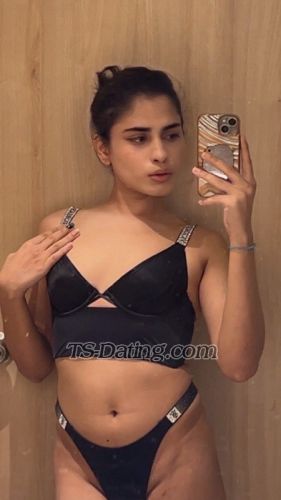 trans girl Halarizz 0245014