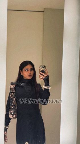 trans girl Halarizz 3150926