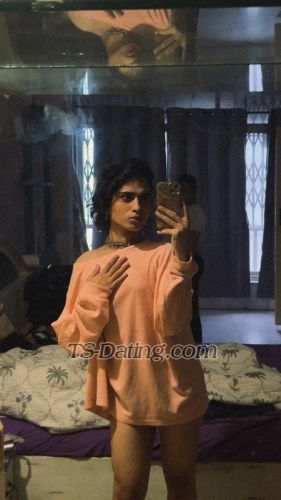 trans girl Halarizz 7257761