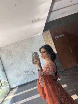 trans girl Halarizz 7258209