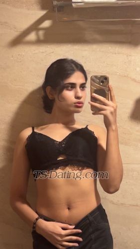 trans girl Halarizz 8882263