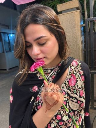 trans girl RoohiKhan 0559372 trans girl RoohiKhan 0559372