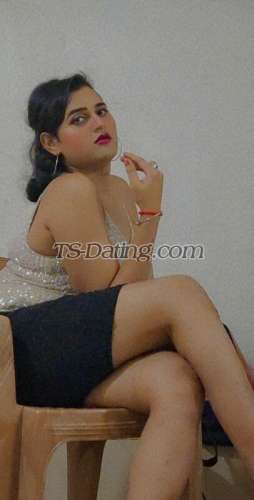 trans girl RoyalSimmi 8430640
