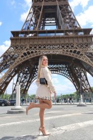 riane Dutra Milan Transex Hello, nice to meet you, my name is Riane Dutra. I'm active and passive, I'm 20 years old, I'm Brazilian,
I'm a tanned blonde. I like romantic and fragrant men, I'm on tour in your city, I'm fragrant and always in high heels and perfumed for you.
My price for one hour 500
