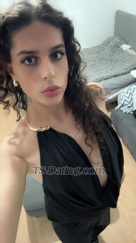 trans girl Sincerelycarm 0454728 trans girl Sincerelycarm 0454728