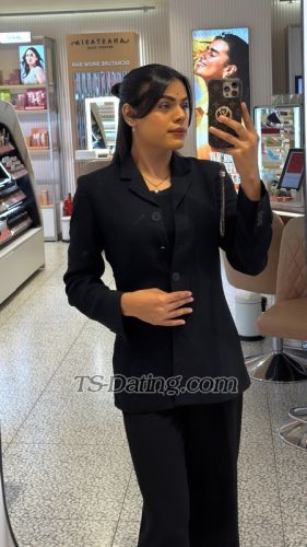 trans girl Singhvaani 7575159